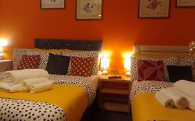 Cosy Stay In Walsall By Ideal Home